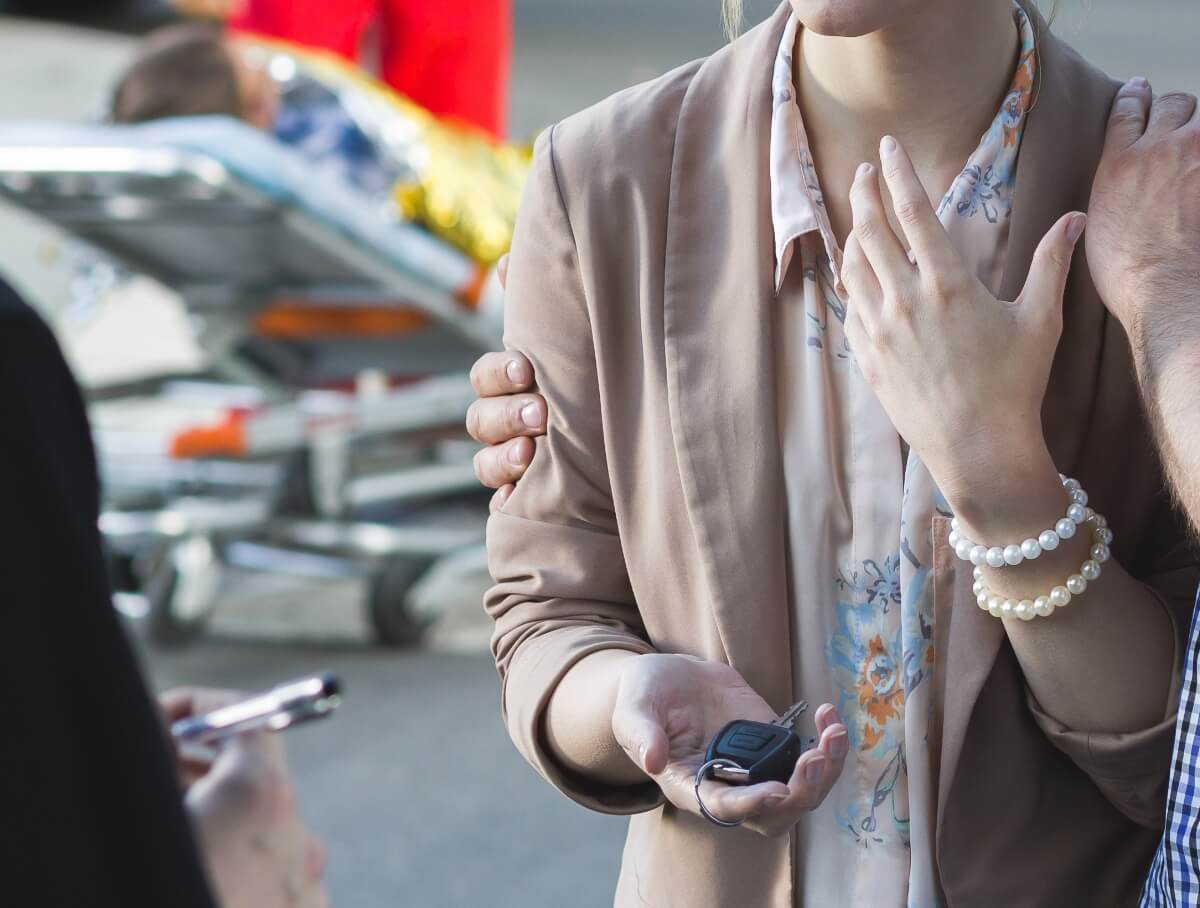 現場での目撃者を確保